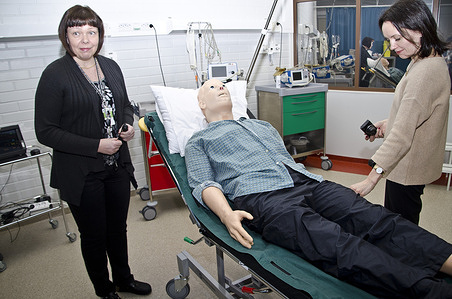 A visit to the simulation centre Simula at the the study of nursing at the Karelia University of Applied Sciences. Lecturer Jaana Pantsari explains the mechanisms. 
In April 2017 a group of health professionals and health authorities from countries in eastern Europe and central Asia participated in a study tour to the North Karelia Project. Started in 1972, the project aims to reduce coronary heart disease mortality by encouraging healthier habits and cutting down on risk factors such as high cholesterol intake and smoking.